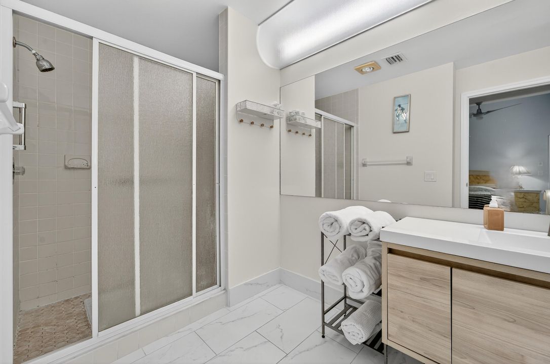 Active With Contract: $340,000 (2 beds, 2 baths, 1283 Square Feet)