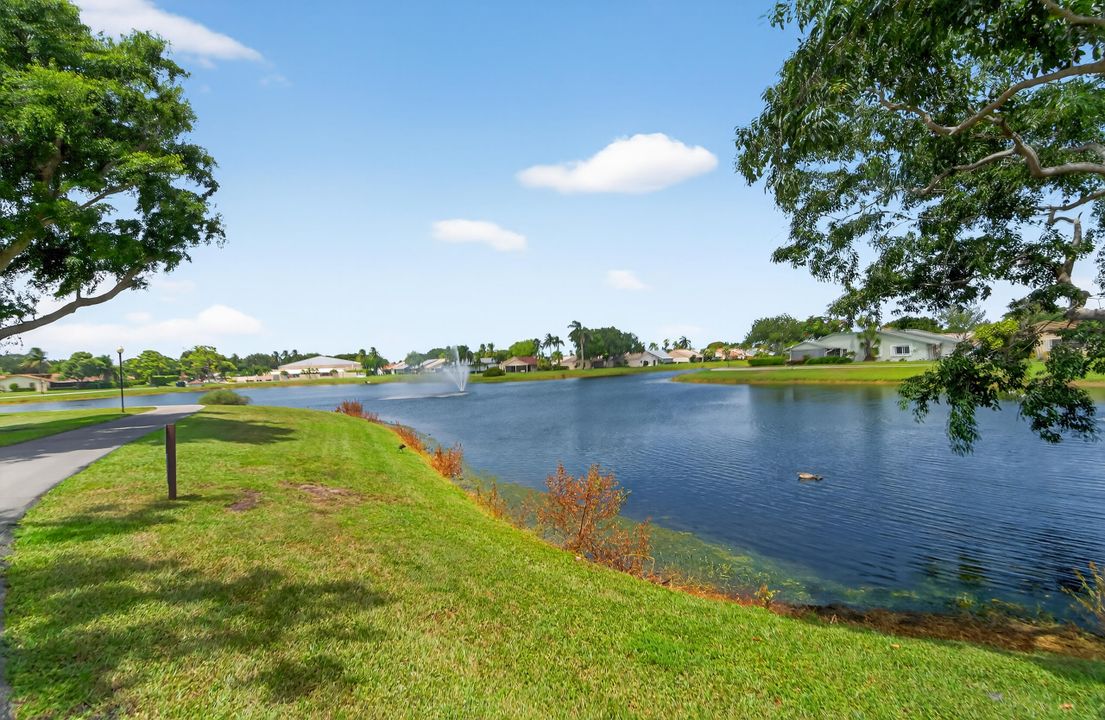 Active With Contract: $340,000 (2 beds, 2 baths, 1283 Square Feet)