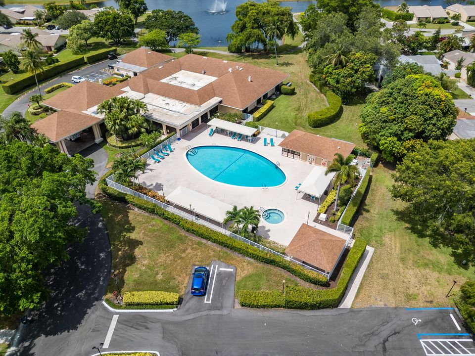 Active With Contract: $340,000 (2 beds, 2 baths, 1283 Square Feet)