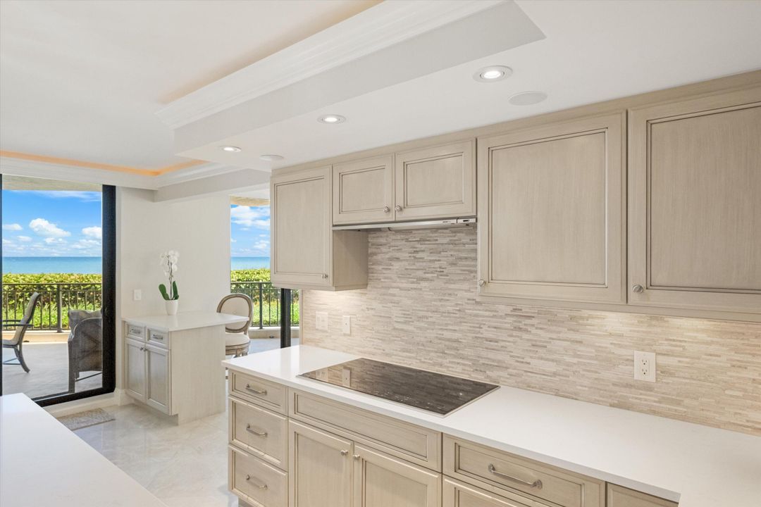 На продажу: $2,450,000 (3 спален, 3 ванн, 2676 Квадратных фут)