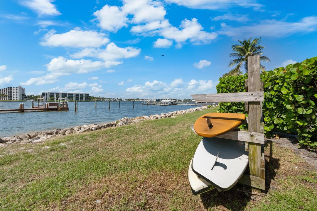 На продажу: $2,450,000 (3 спален, 3 ванн, 2676 Квадратных фут)