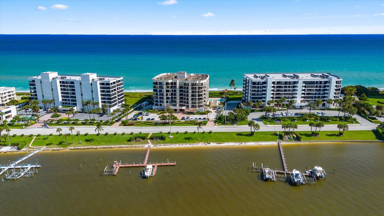 На продажу: $2,450,000 (3 спален, 3 ванн, 2676 Квадратных фут)