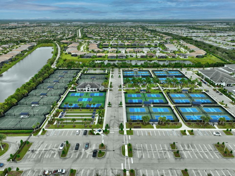 For Sale: $774,000 (3 beds, 2 baths, 2167 Square Feet)