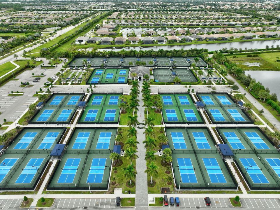 For Sale: $774,000 (3 beds, 2 baths, 2167 Square Feet)