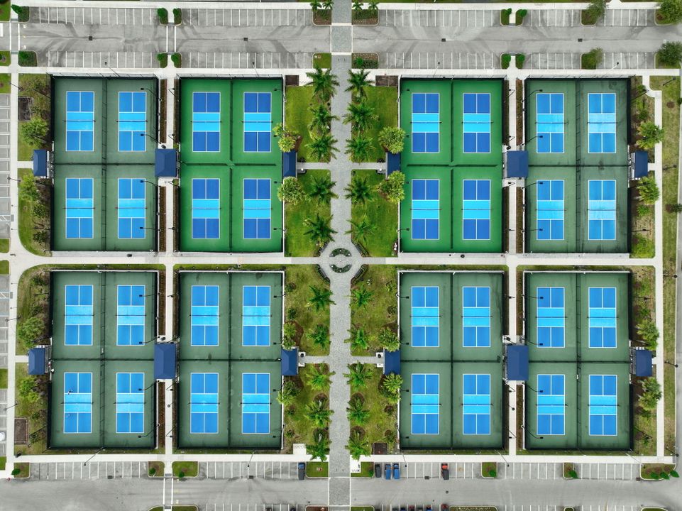 For Sale: $774,000 (3 beds, 2 baths, 2167 Square Feet)