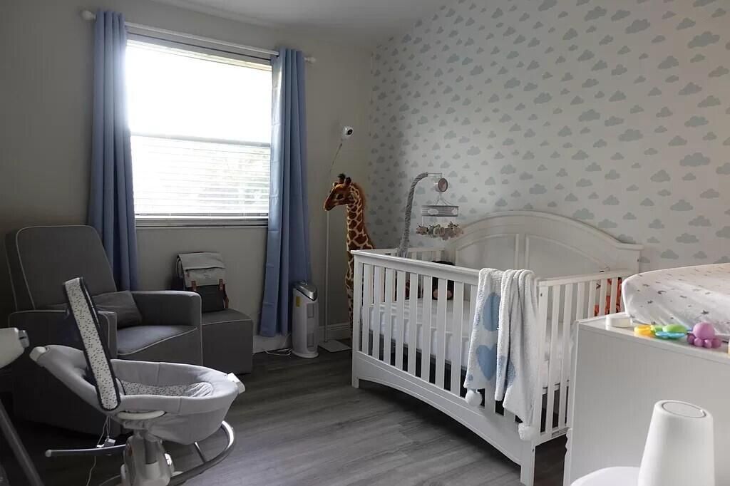 合同活跃: $3,000 (3 贝兹, 2 浴室, 1200 平方英尺)