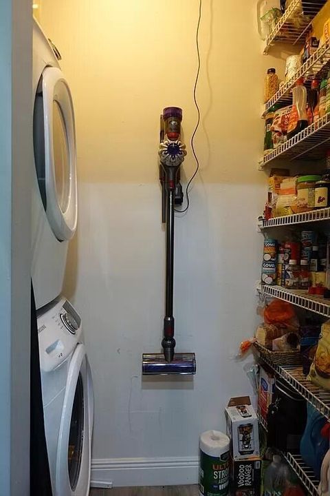 合同活跃: $3,000 (3 贝兹, 2 浴室, 1200 平方英尺)