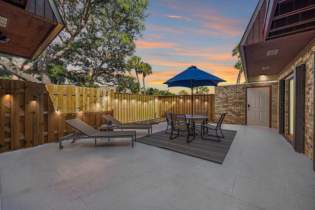 For Sale: $675,000 (2 beds, 2 baths, 1708 Square Feet)