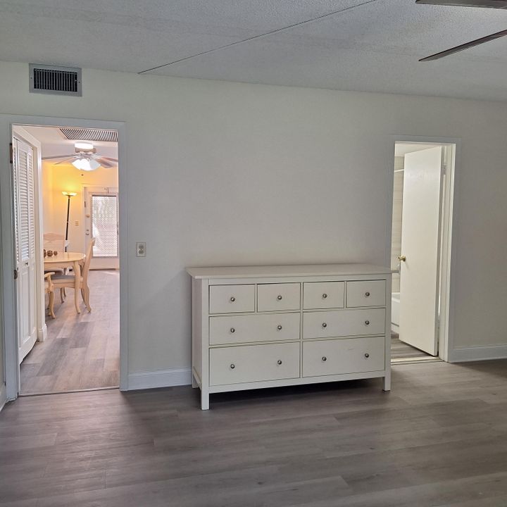 For Rent: $1,550 (1 beds, 1 baths, 896 Square Feet)