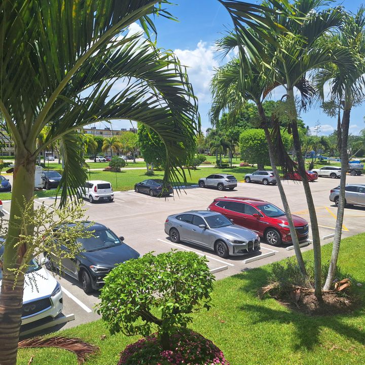 For Rent: $1,550 (1 beds, 1 baths, 896 Square Feet)