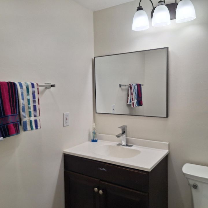 For Rent: $1,550 (1 beds, 1 baths, 896 Square Feet)