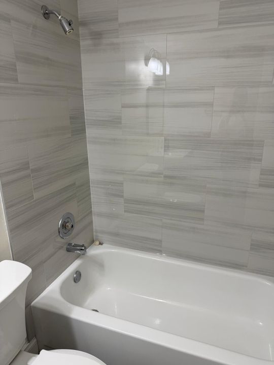 For Rent: $1,550 (1 beds, 1 baths, 896 Square Feet)