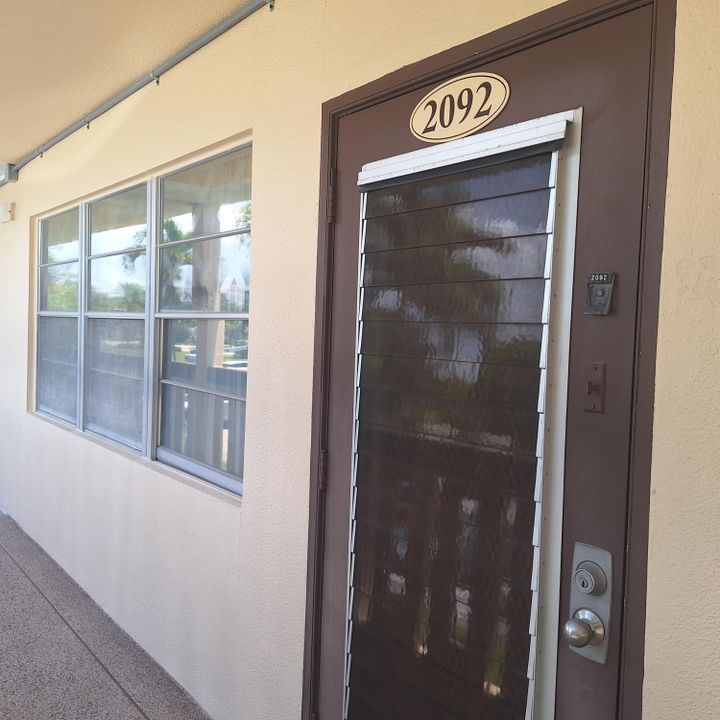 For Rent: $1,550 (1 beds, 1 baths, 896 Square Feet)