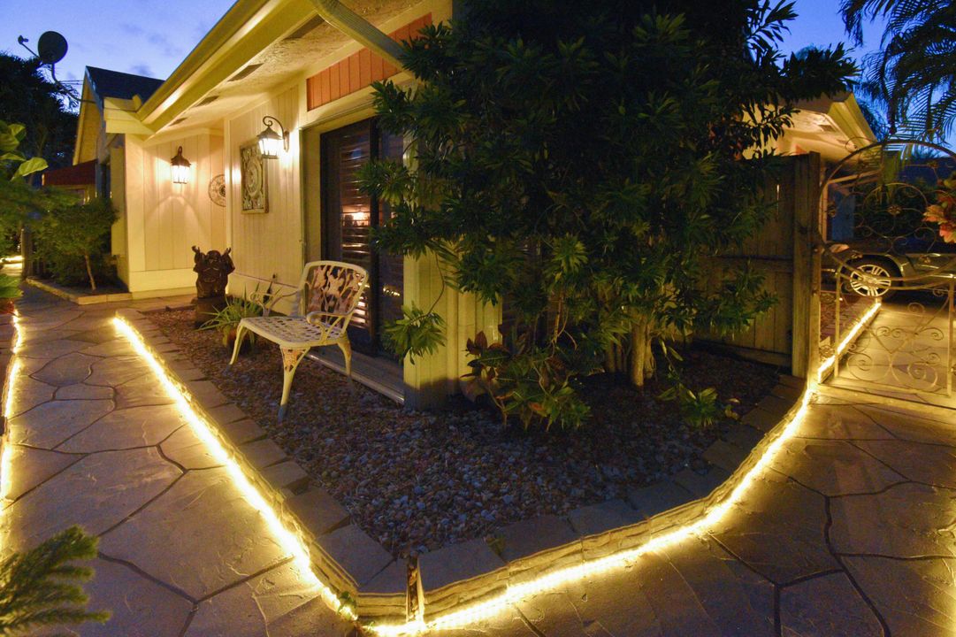 For Sale: $729,000 (2 beds, 2 baths, 1627 Square Feet)