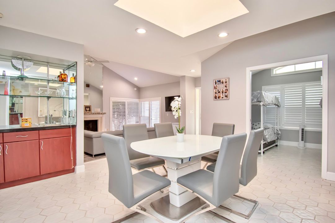For Sale: $729,000 (2 beds, 2 baths, 1627 Square Feet)