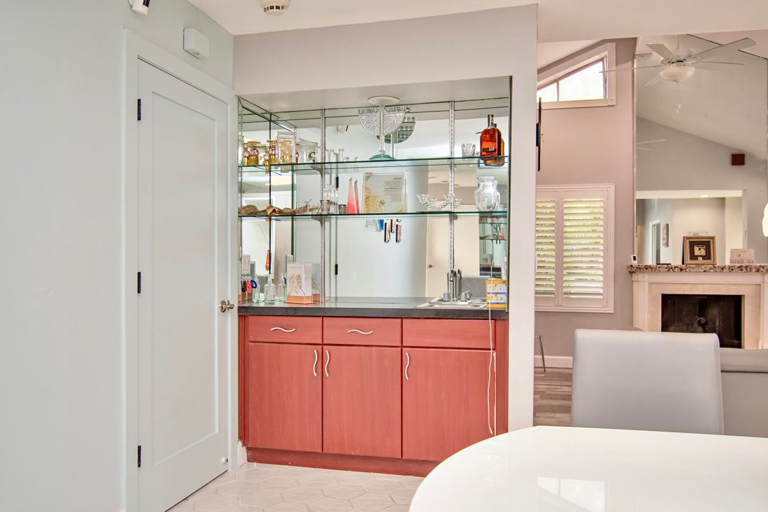 For Sale: $729,000 (2 beds, 2 baths, 1627 Square Feet)