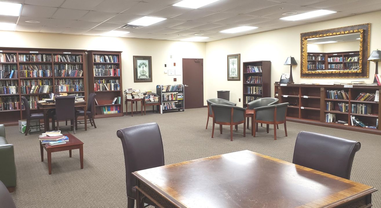 For Rent: $1,550 (1 beds, 1 baths, 896 Square Feet)