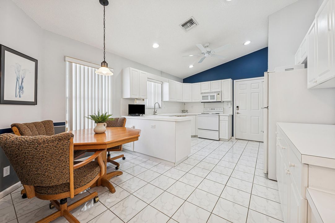 Active With Contract: $397,500 (3 beds, 2 baths, 1456 Square Feet)