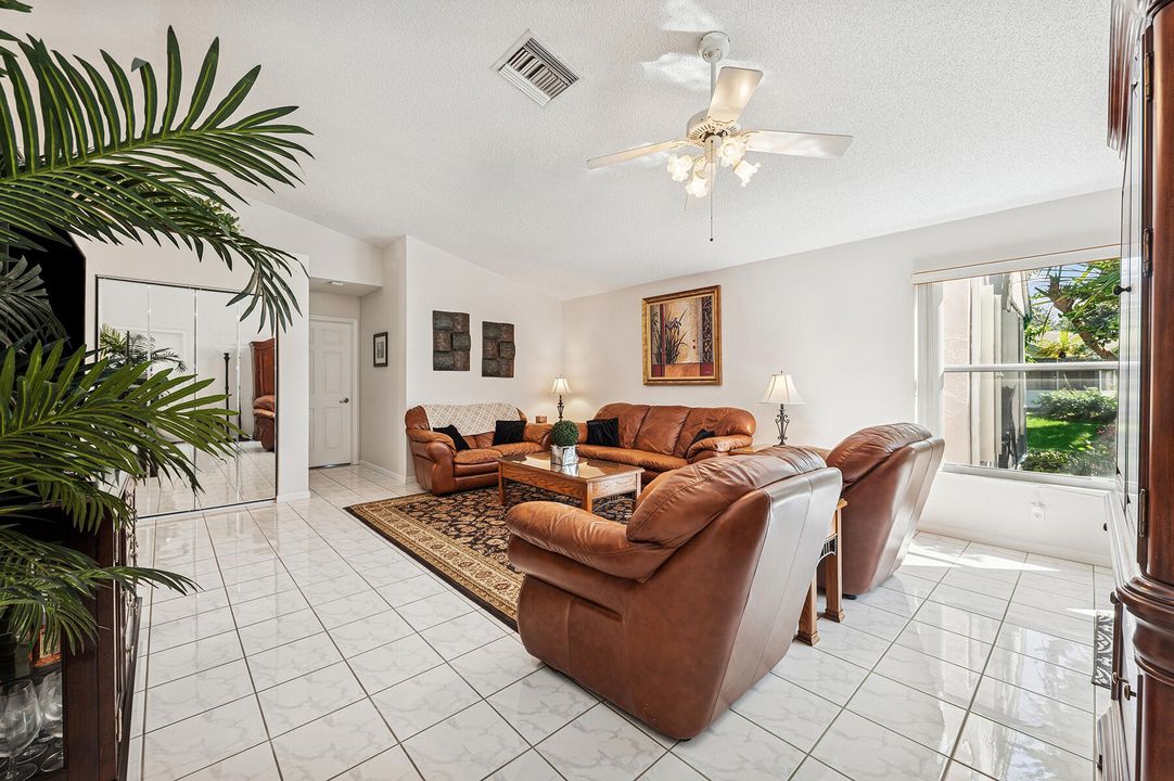 Active With Contract: $397,500 (3 beds, 2 baths, 1456 Square Feet)