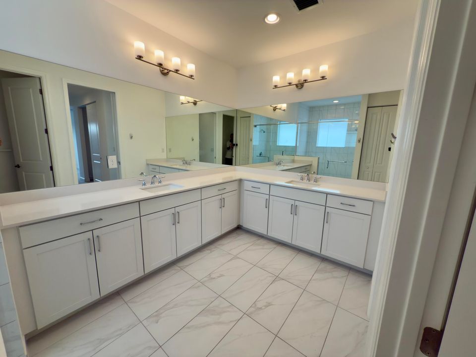 For Rent: $4,300 (4 beds, 3 baths, 2268 Square Feet)