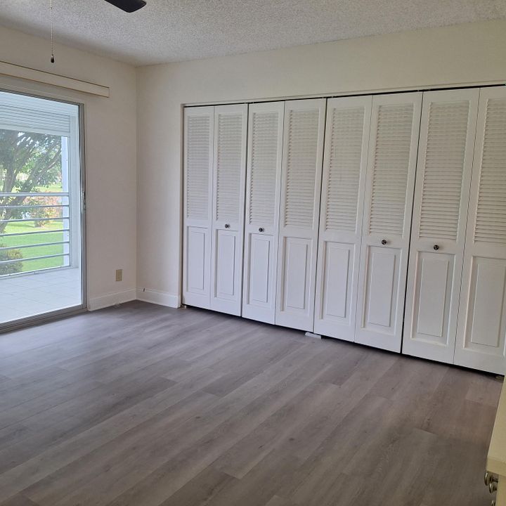 For Rent: $1,550 (1 beds, 1 baths, 896 Square Feet)