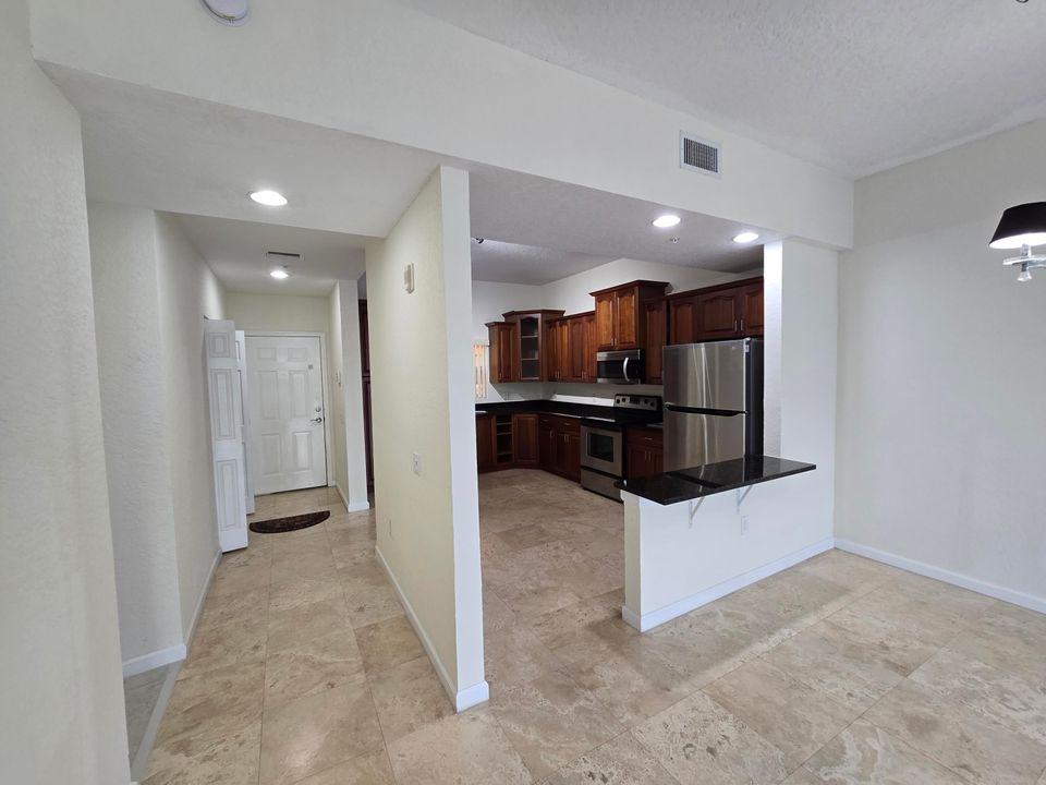 For Sale: $278,999 (2 beds, 2 baths, 1424 Square Feet)
