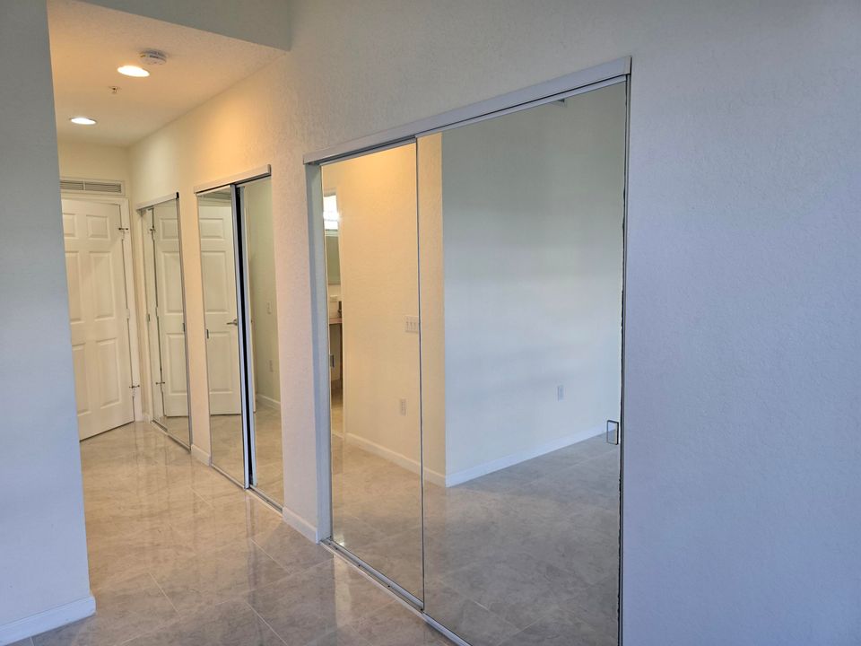 For Sale: $278,999 (2 beds, 2 baths, 1424 Square Feet)