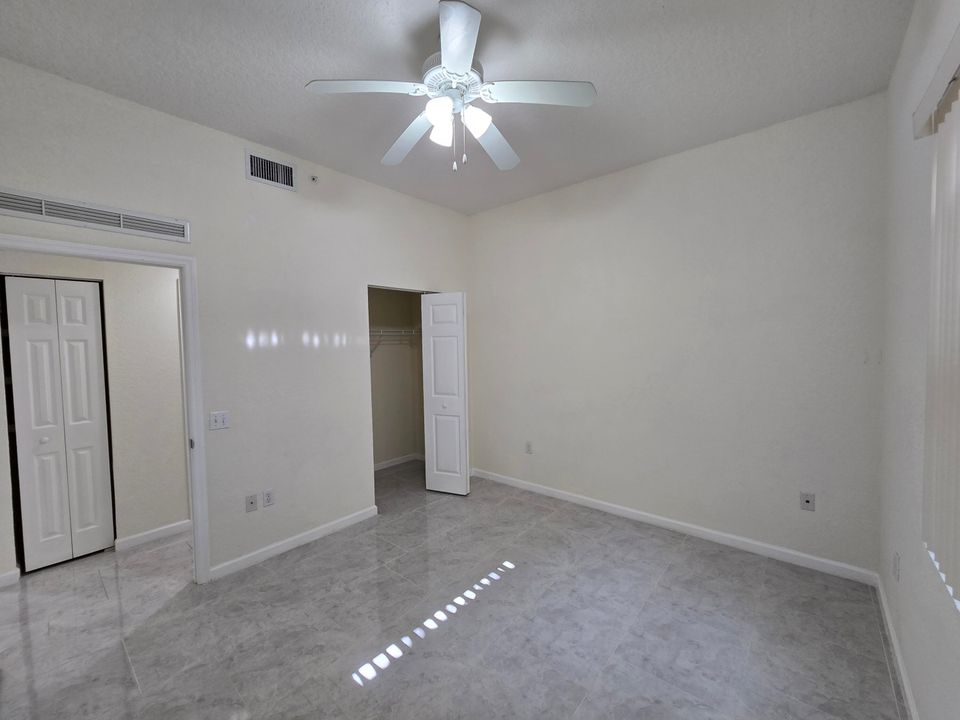For Sale: $278,999 (2 beds, 2 baths, 1424 Square Feet)
