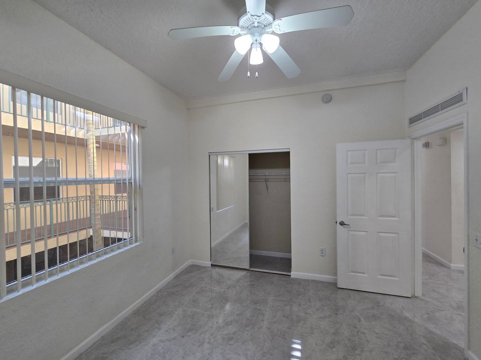 For Sale: $278,999 (2 beds, 2 baths, 1424 Square Feet)