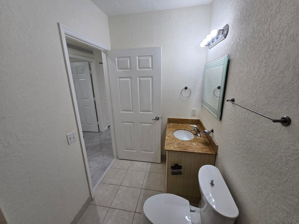 For Sale: $278,999 (2 beds, 2 baths, 1424 Square Feet)