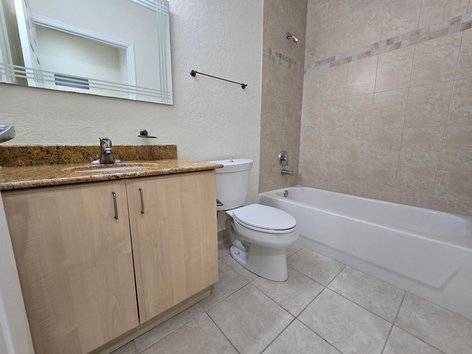 For Sale: $278,999 (2 beds, 2 baths, 1424 Square Feet)