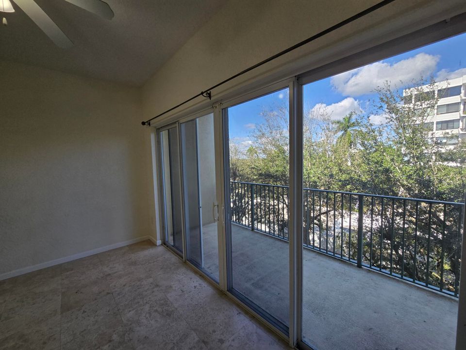 For Sale: $278,999 (2 beds, 2 baths, 1424 Square Feet)