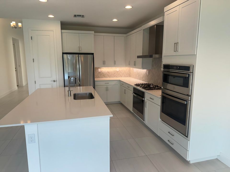 For Rent: $4,300 (4 beds, 3 baths, 2268 Square Feet)