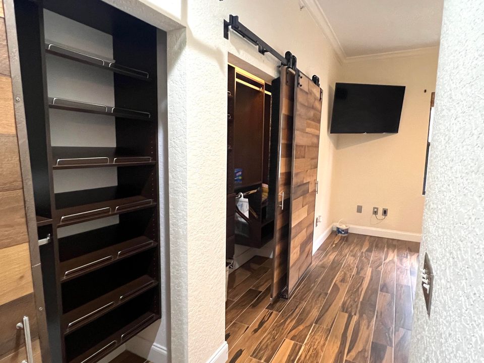 Active With Contract: $2,200 (2 beds, 2 baths, 1344 Square Feet)