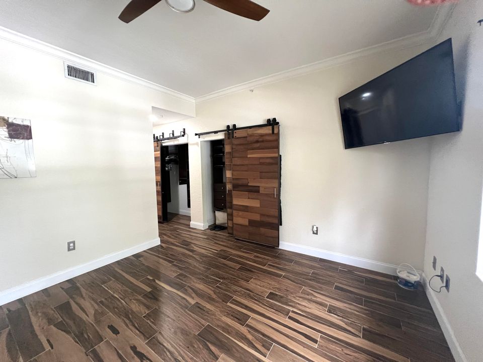 Active With Contract: $2,200 (2 beds, 2 baths, 1344 Square Feet)