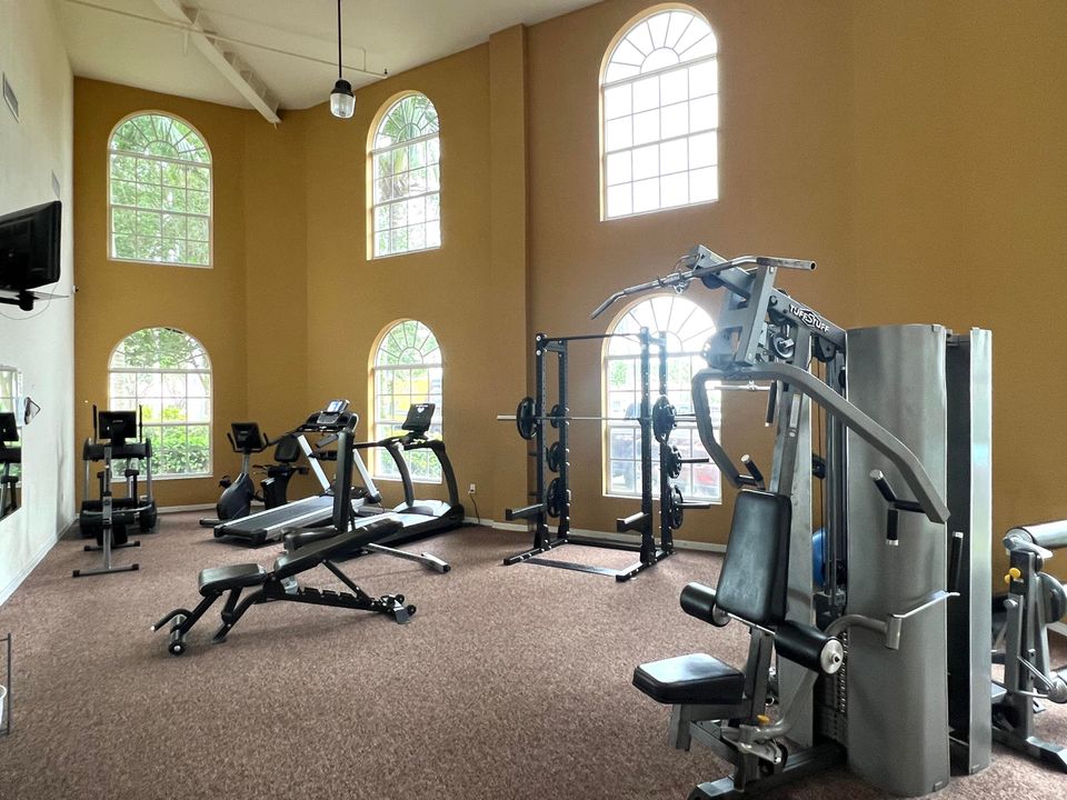 Active With Contract: $2,200 (2 beds, 2 baths, 1344 Square Feet)