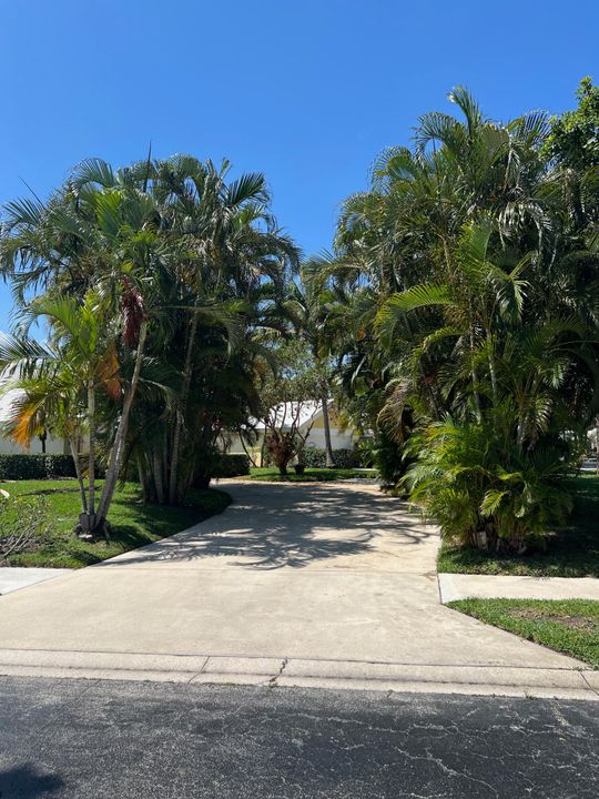 For Sale: $599,000 (3 beds, 2 baths, 1974 Square Feet)