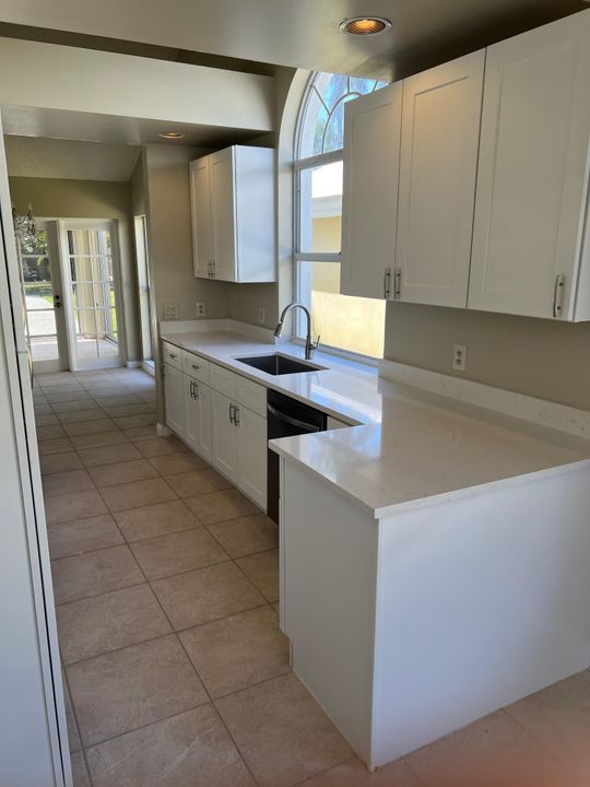 For Sale: $599,000 (3 beds, 2 baths, 1974 Square Feet)