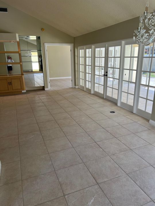 For Sale: $599,000 (3 beds, 2 baths, 1974 Square Feet)