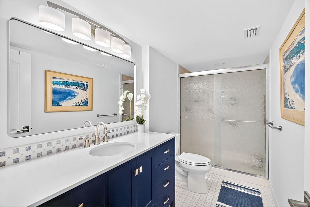 Под контрактом: $175,000 (2 спален, 2 ванн, 1044 Квадратных фут)