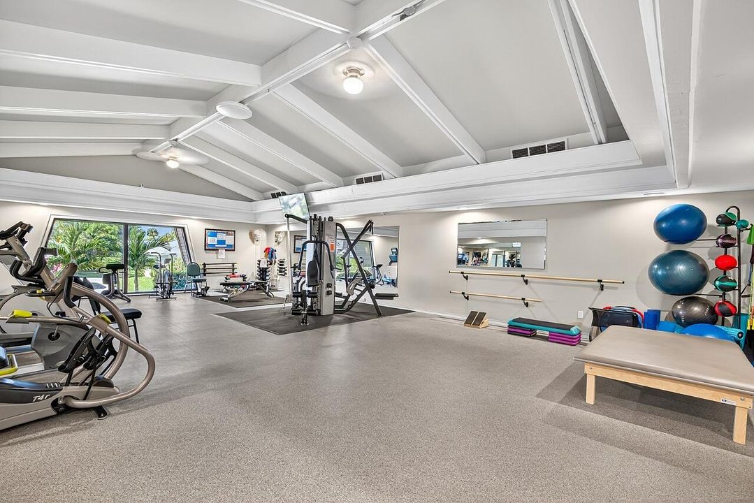 Под контрактом: $175,000 (2 спален, 2 ванн, 1044 Квадратных фут)