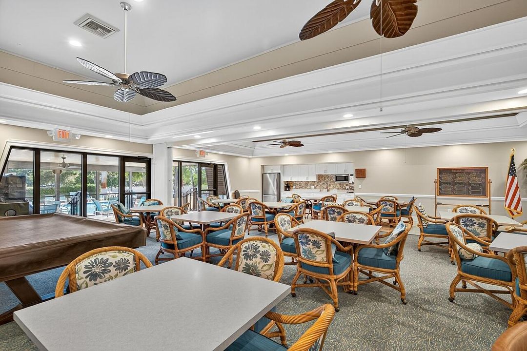 Под контрактом: $175,000 (2 спален, 2 ванн, 1044 Квадратных фут)