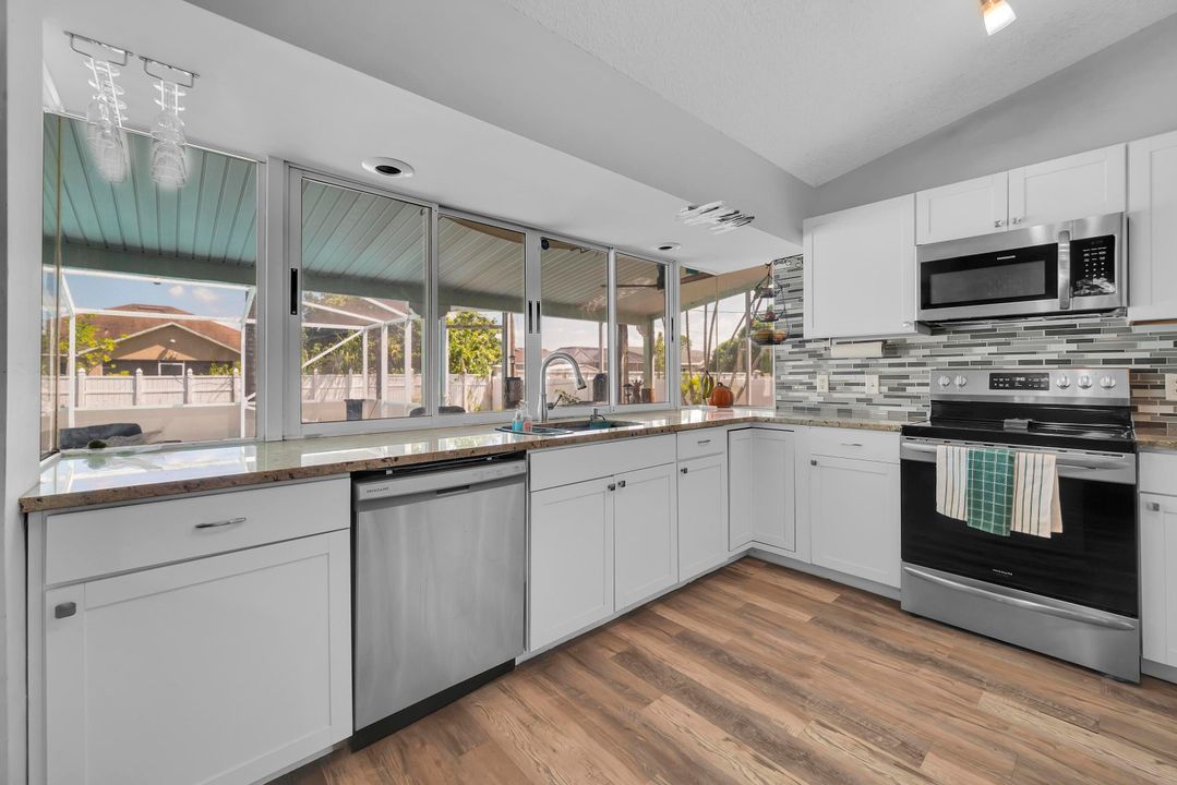 For Sale: $399,000 (3 beds, 2 baths, 1517 Square Feet)