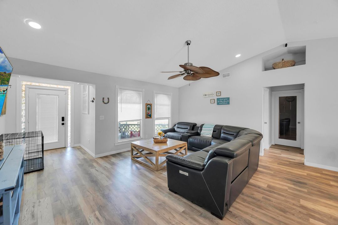 For Sale: $399,000 (3 beds, 2 baths, 1517 Square Feet)