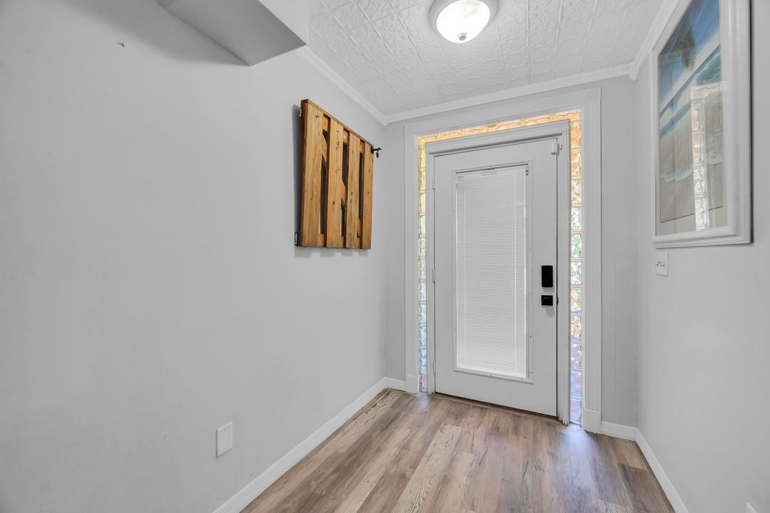 For Sale: $399,000 (3 beds, 2 baths, 1517 Square Feet)