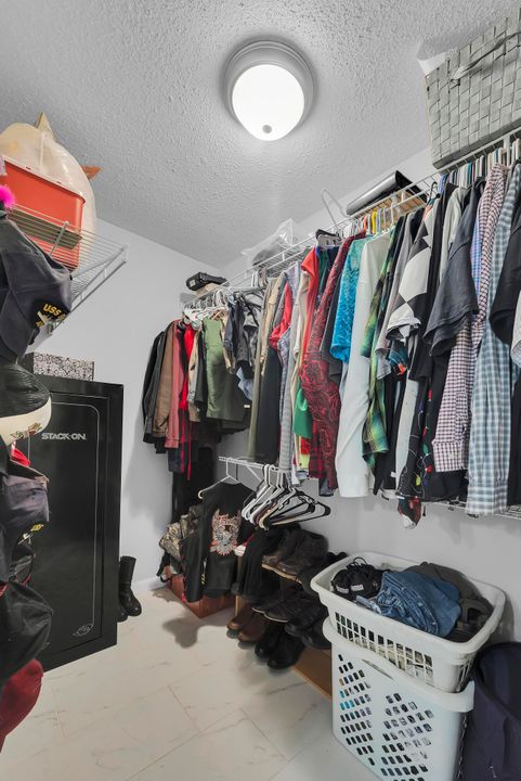 For Sale: $399,000 (3 beds, 2 baths, 1517 Square Feet)