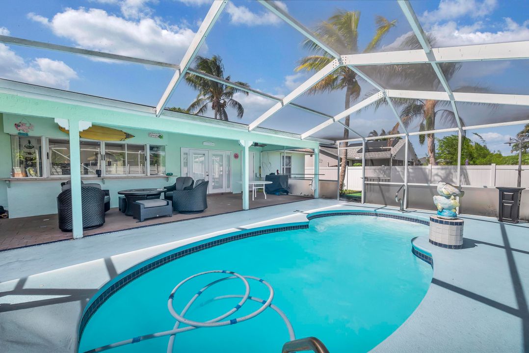 For Sale: $399,000 (3 beds, 2 baths, 1517 Square Feet)