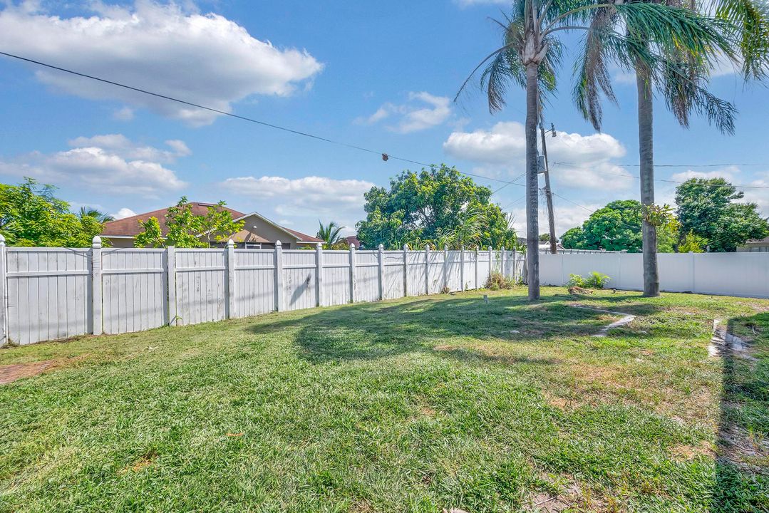 For Sale: $399,000 (3 beds, 2 baths, 1517 Square Feet)