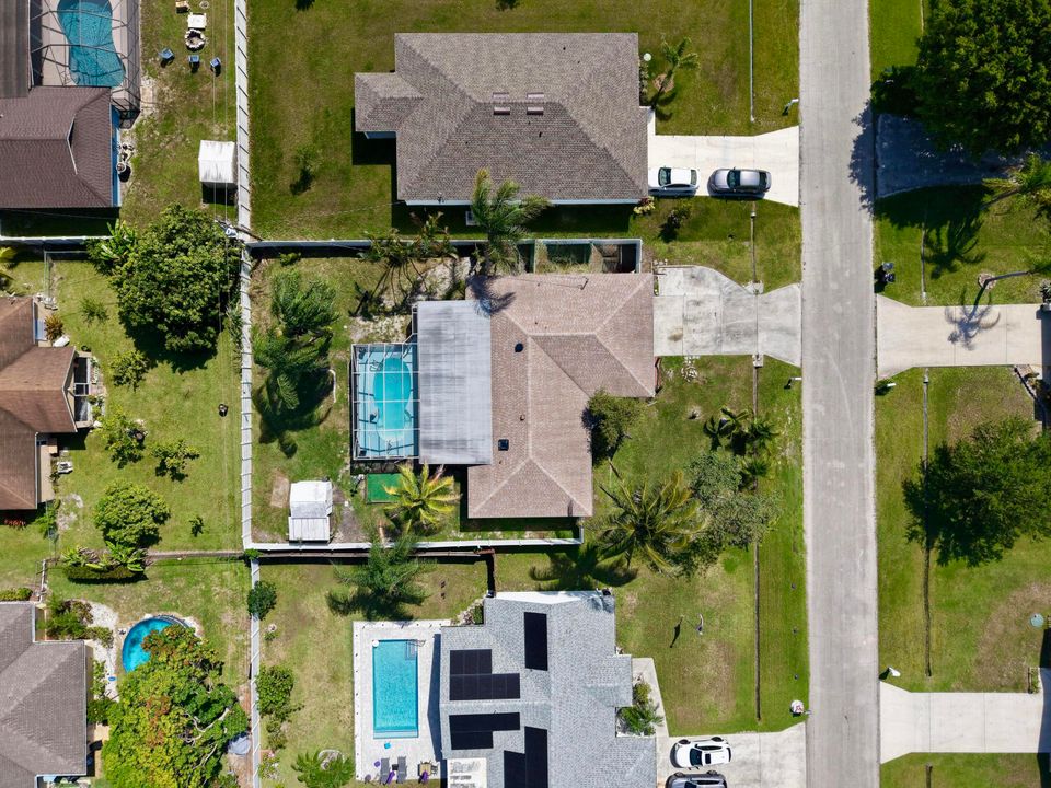 For Sale: $399,000 (3 beds, 2 baths, 1517 Square Feet)