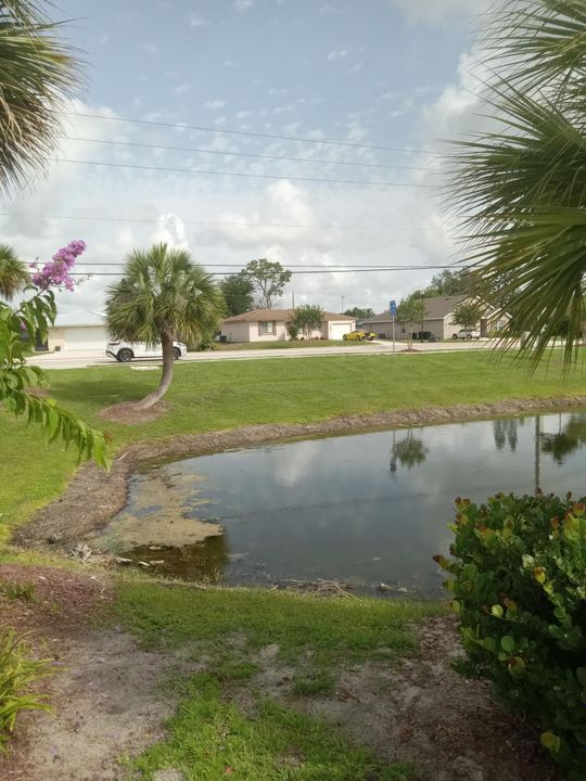 For Sale: $274,900 (2 beds, 1 baths, 1170 Square Feet)